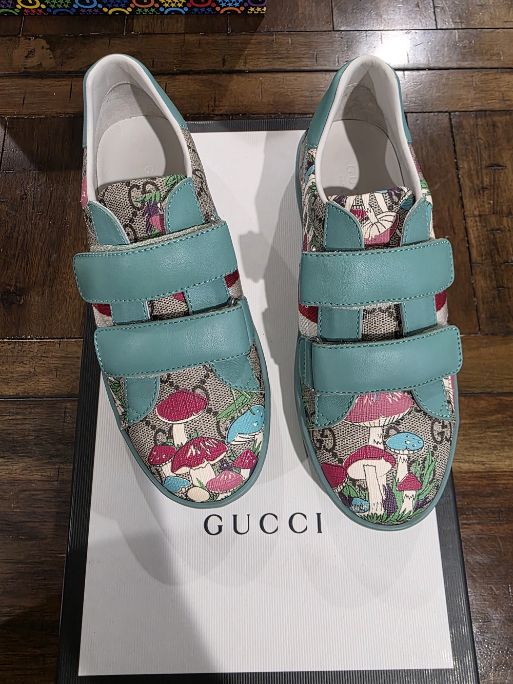 Gucci Kids Teal Mushroom Print Velcro Sneakers Size 33 Kids Like New